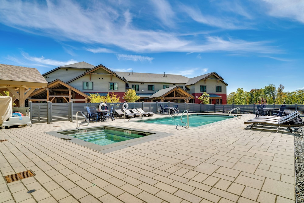 Ski-in/out Okemo Mountain Resort Condo w/ Balcony