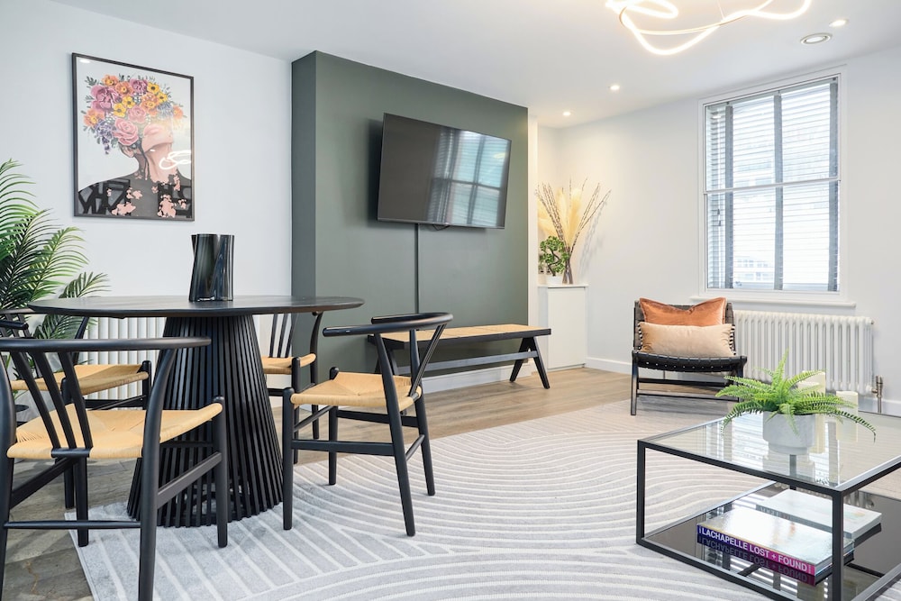 Be London - The Chinatown Residences