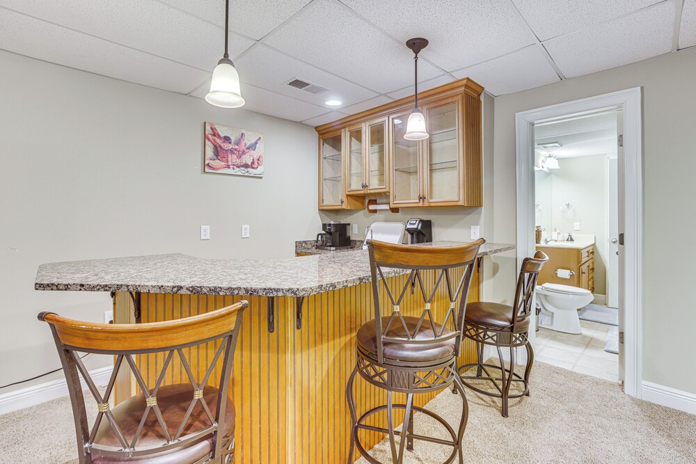 Home Theater & Yard: Family Retreat in Bessemer