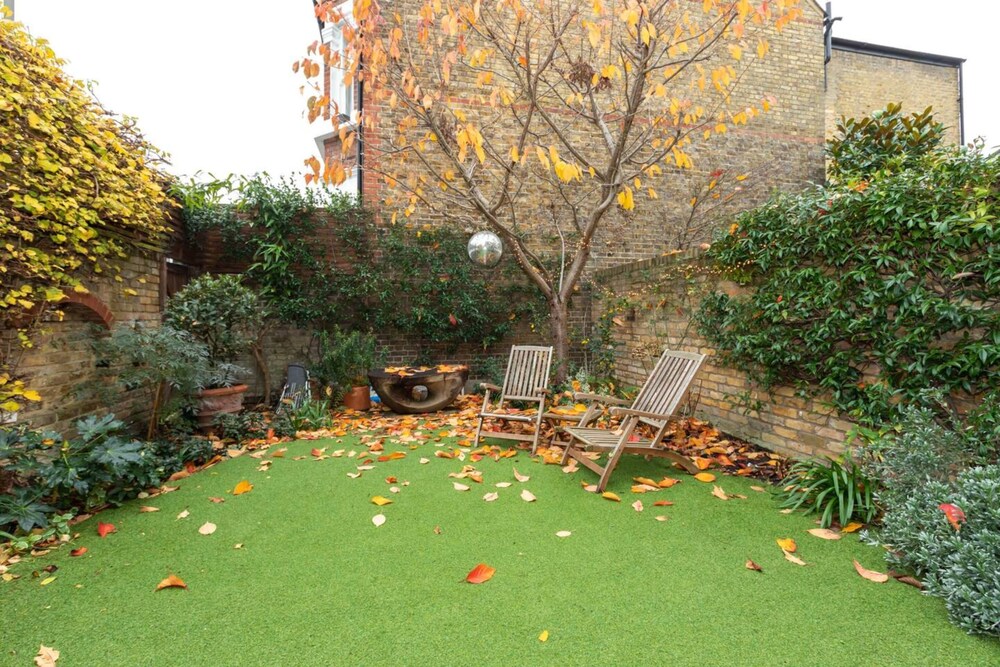 Gorgeous 4 Bedroom Family Home Next to Clapham Common