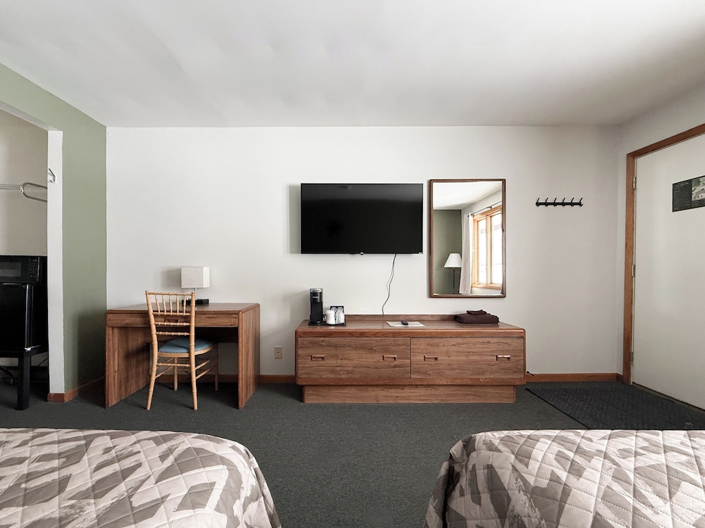 The Trail Inn - Newberry, MI - 13467 M-28