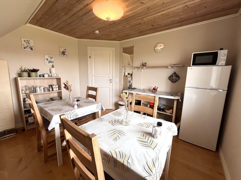 Johnnys Bed & Breakfast