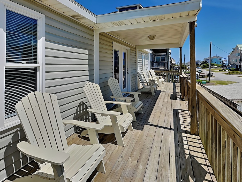 Bella Beach House by Topsail Realty
