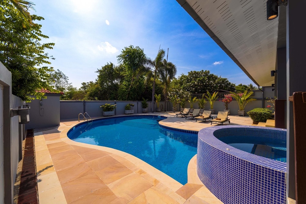 Lovely 3BR Villa in good Location CV3MA