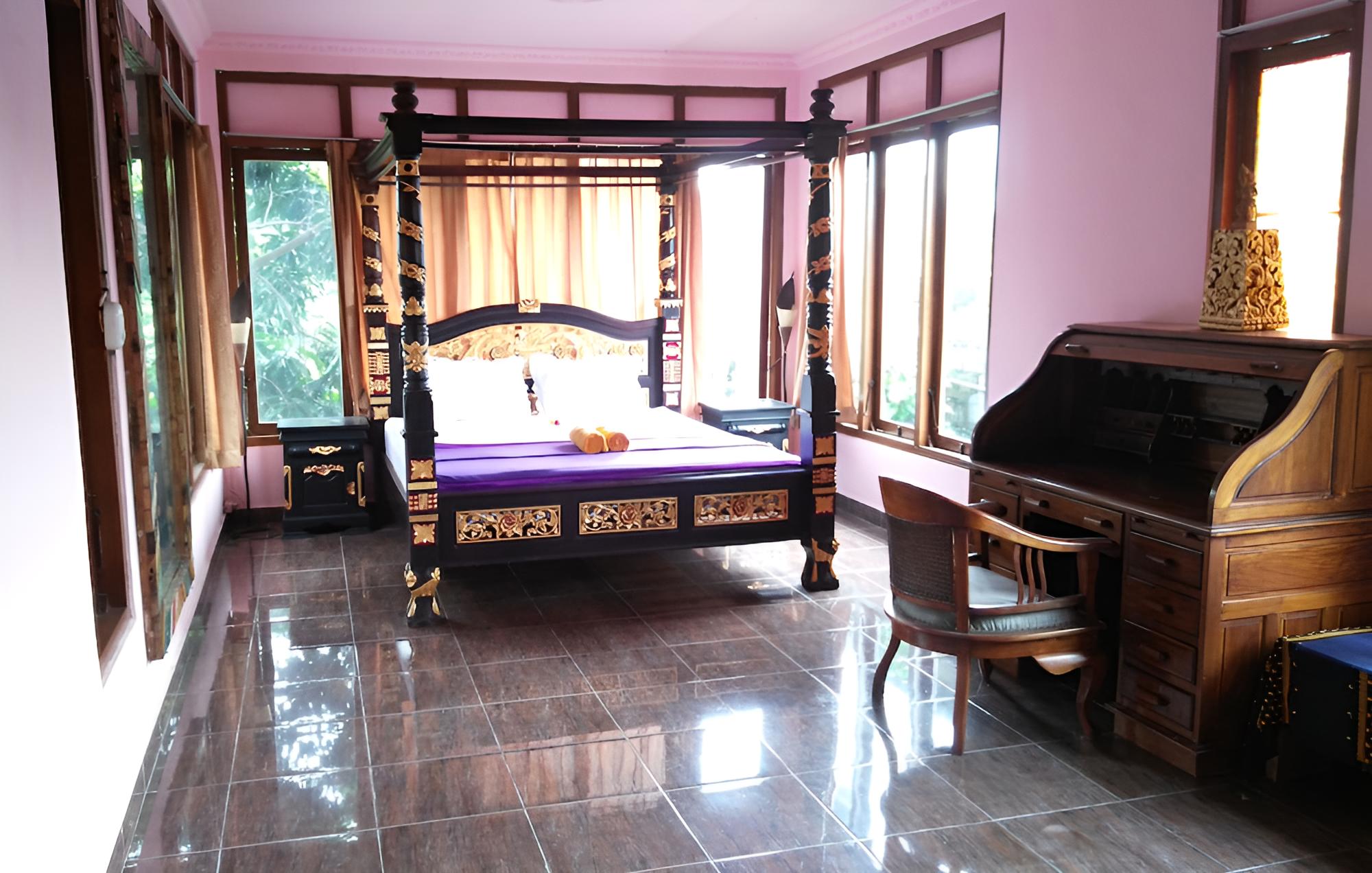 Rona Accomodation