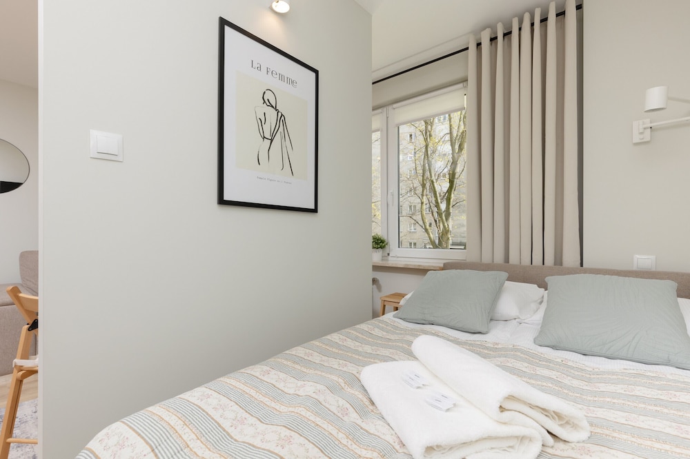 Aleja Jana Pawla II Studio by Renters view 3