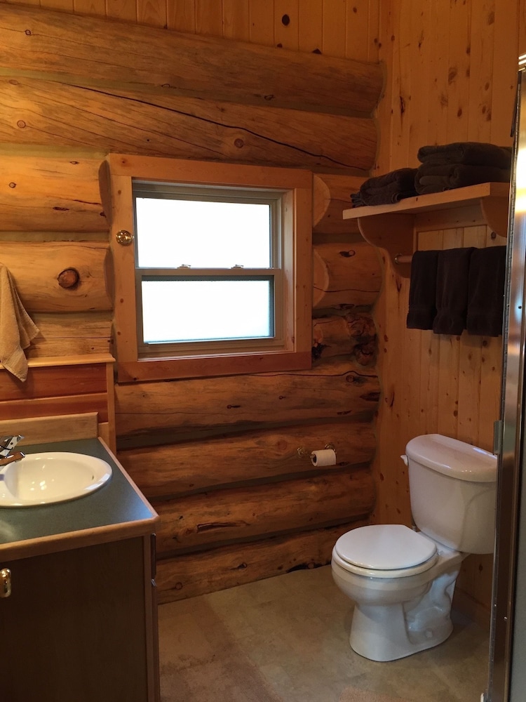 Two Bears Inn Bed & Breakfast