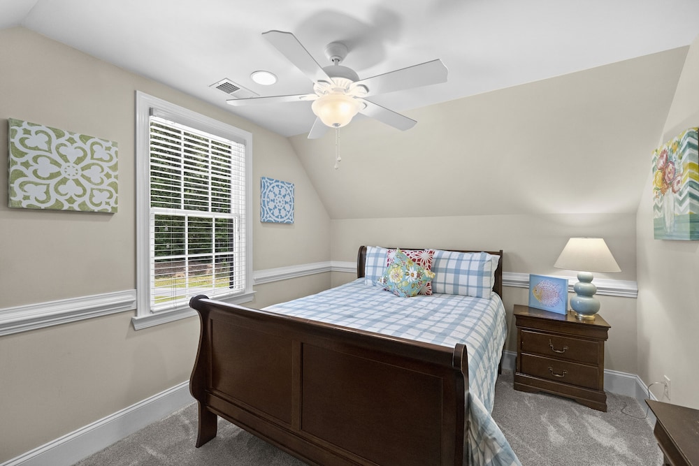 Make a Big Splash in 7BR Lake Norman Home!
