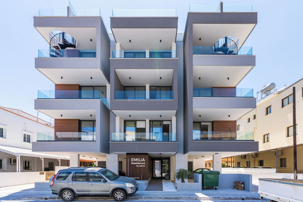 Lunette Artful 1-BR Apartment in Larnaca