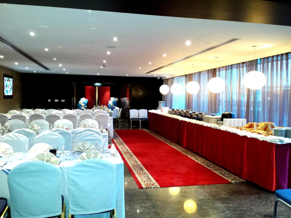 Abu Dhabi Vacations - Al Jazira Club Hotel - Property Image 13
