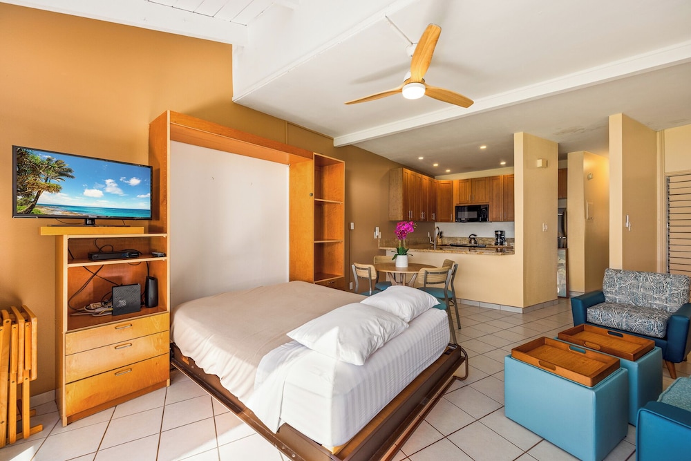 Kuleana Club - 210