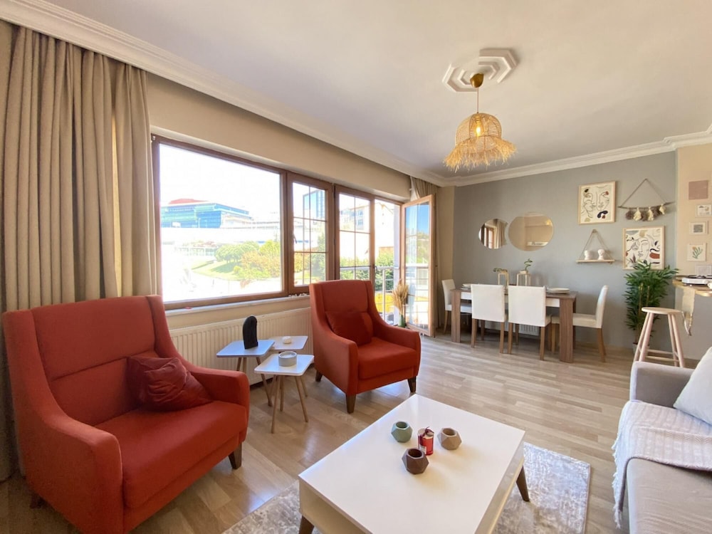 Flat With City View 5-min to Istiklal in Beyoglu