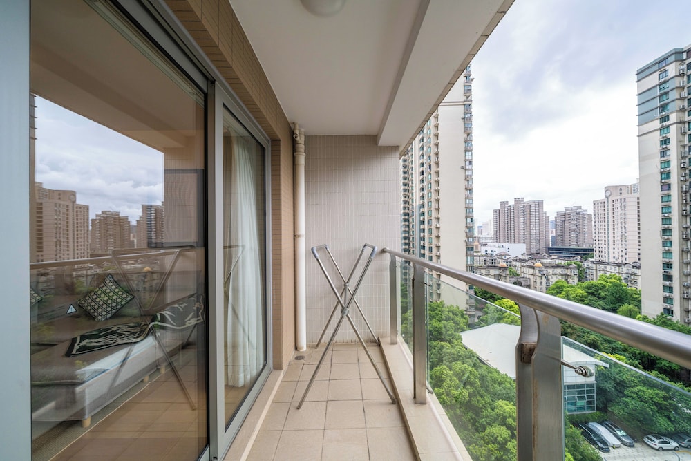 Tyms Modern 2BR 1BA Suite Xujiahui Malls