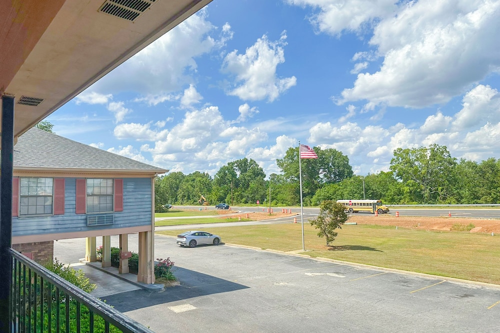 Louisville Inn By Oyo Louisville Municipal Airport