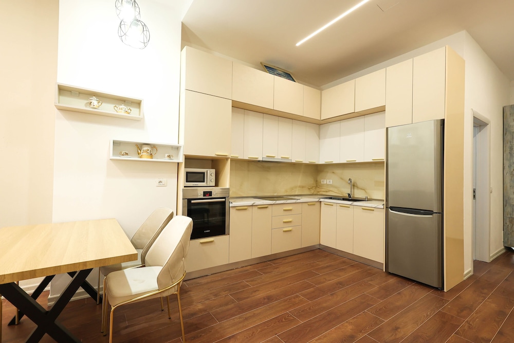 Grandstay Apartments 82
