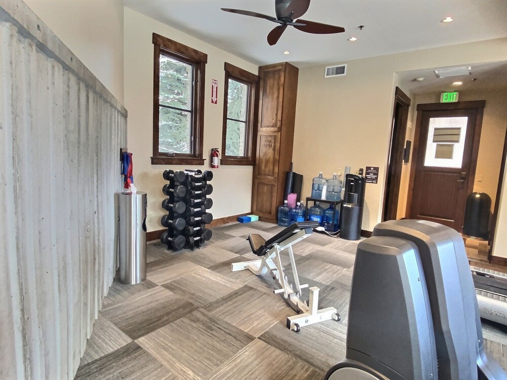 Ski Ya Soon At Silver Star! 2 Bedroom Condo