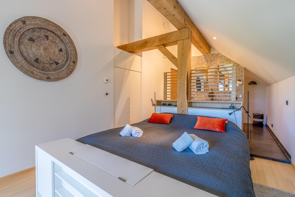 Luxurious and Sustainable 6-person Holiday Villa