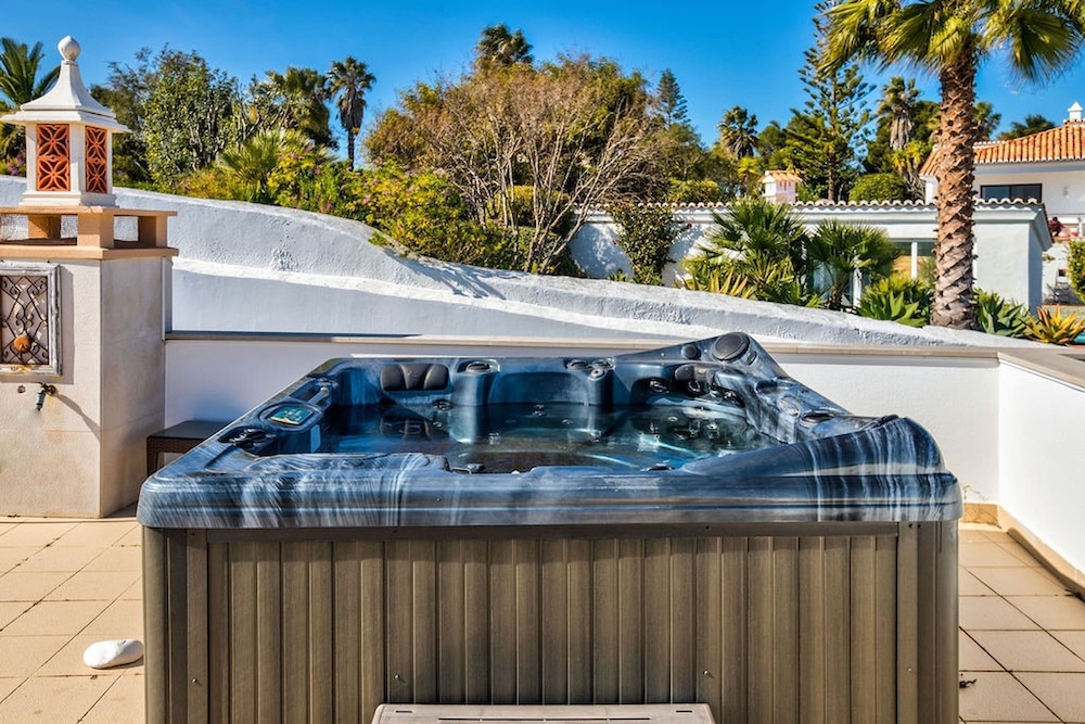 Carvoeiro Bay D Townhouse With Roof Top Jacuzzi