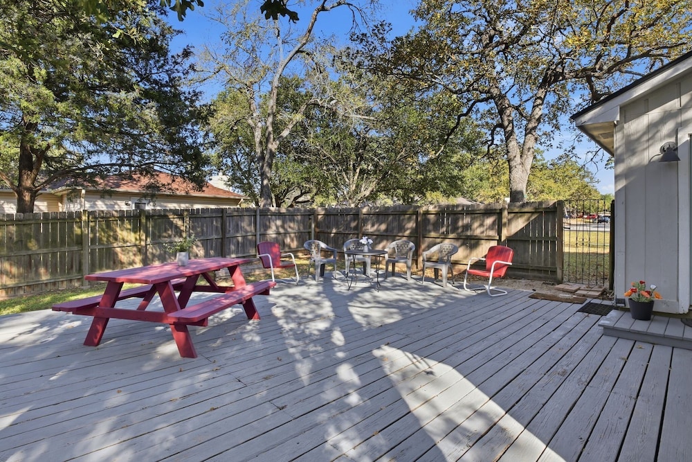 Howdy Hang Out - Cozy, Cute And Comfortable House! 2 Bedroom Home