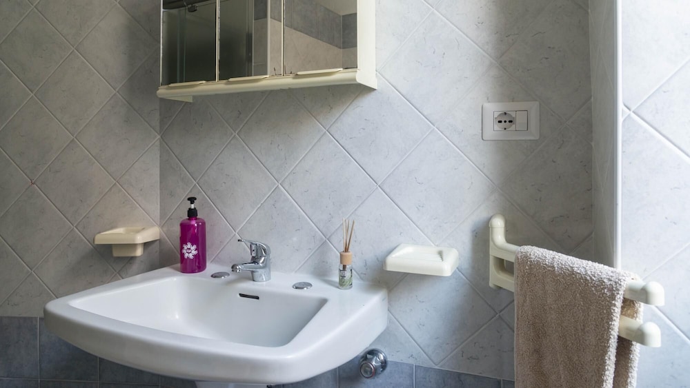 Welcomely - Chez Callina en Dorgali — bathroom