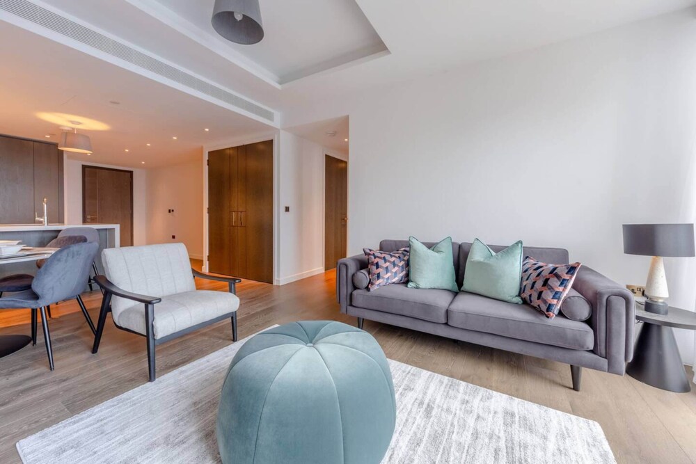 Luxurious 2BD Flat by the River Thames - Vauxhall