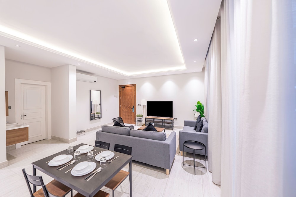 Mabaat - Al Malqa 3BR Apt - 533