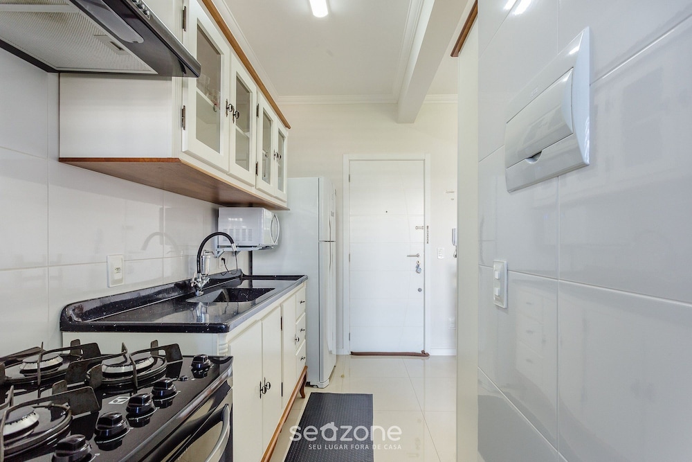 Cozy Apartment 5 Mi From the Beach, Floripa Ece104