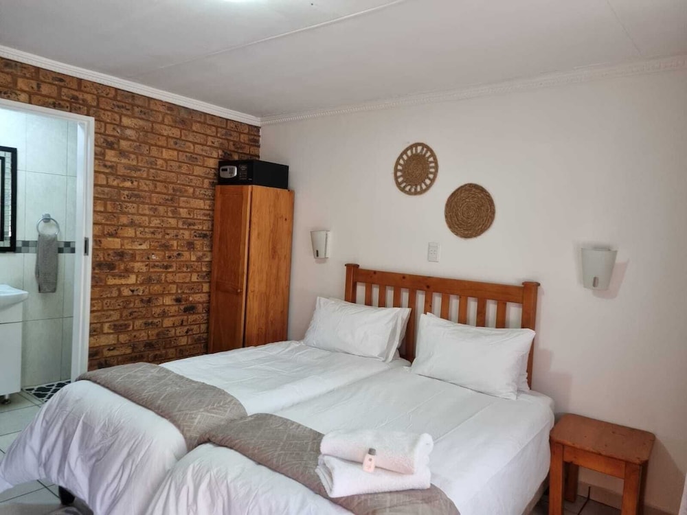 Emerald Guesthouse