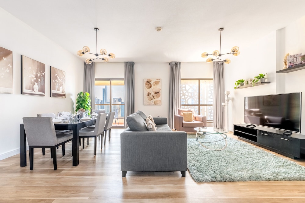 Luxe Marina View Retreat - 2BDRM