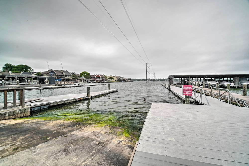 Private Boat Dock & Slip: Luxe Lake Conroe Gem!