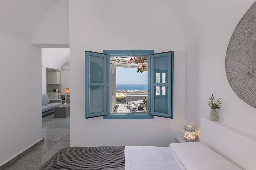 GTK Santorini Oia Sunset Villas
