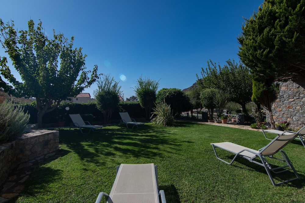 Mythos apartments