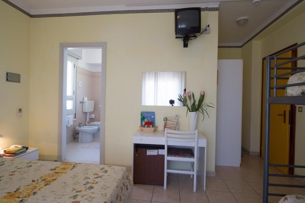 Le Petit Hotel