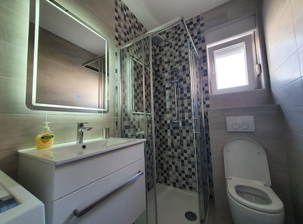Kastel Novi Elegant and Stylish Apartment With Terrace and Patio