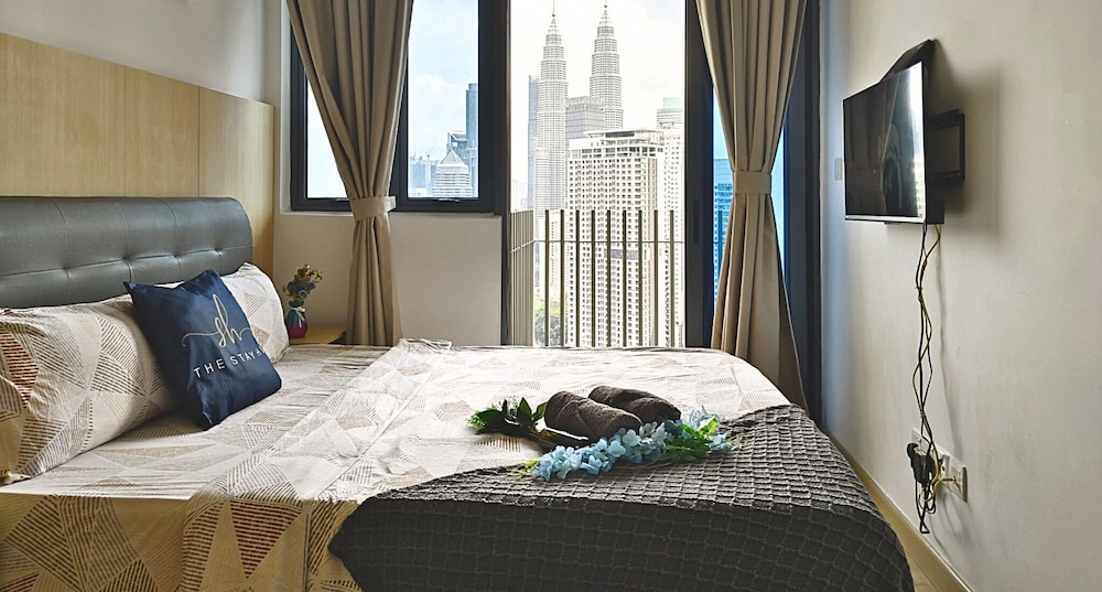 The Colony Luxe KLCC View Sky Pool