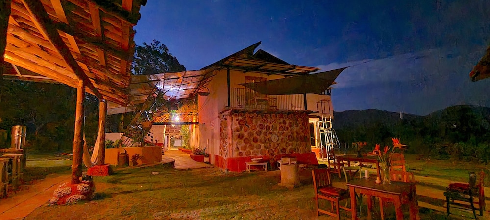 Hotel Casa LUNAH Cabalgatas y Meditación - Image 1