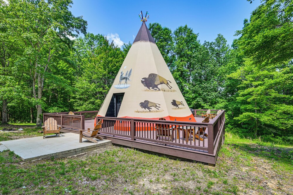 5 Mi to Mammoth Cave NP: Teepee Studio Escape