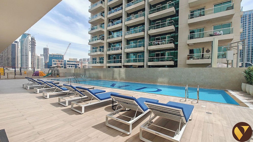 Elegant 2BR Canal View Near Dubai Mall