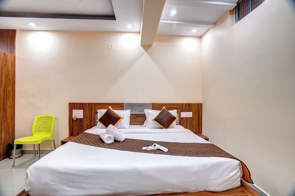 Skylight Inn view 4