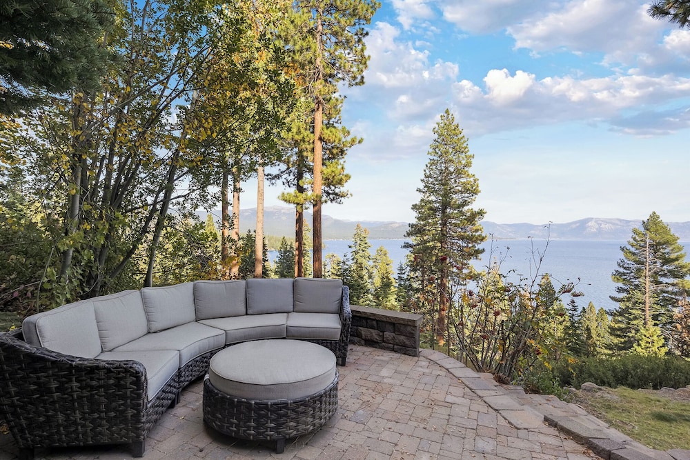 Tahoe Mountain Retreat Sleeps 12!