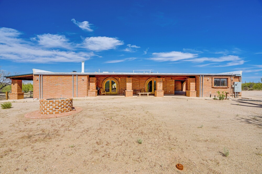 10-acre Desert Oasis w/ Expansive Patio in Tucson!