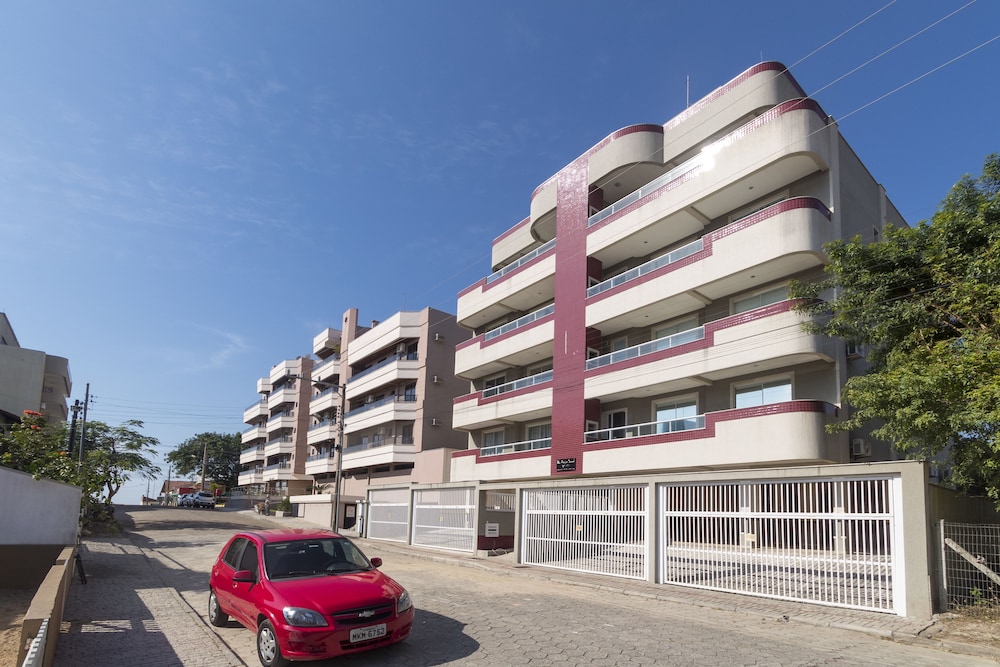 Rent Apartment 3 bedrooms w/ 1 suite - 680 view 5