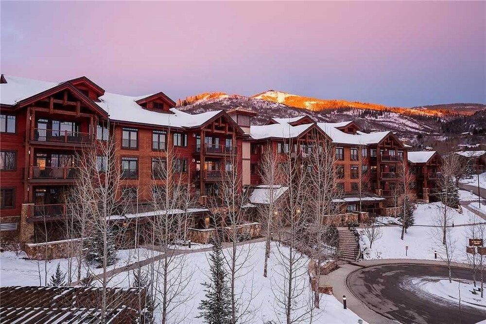 5307 Emerald Lodge, Trappeur's Crossing Apartment 4