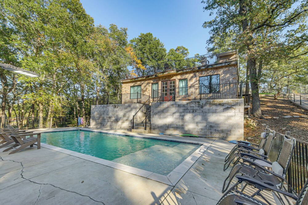 Game Room, Trails! 30-acre Lakefront Streetman Gem