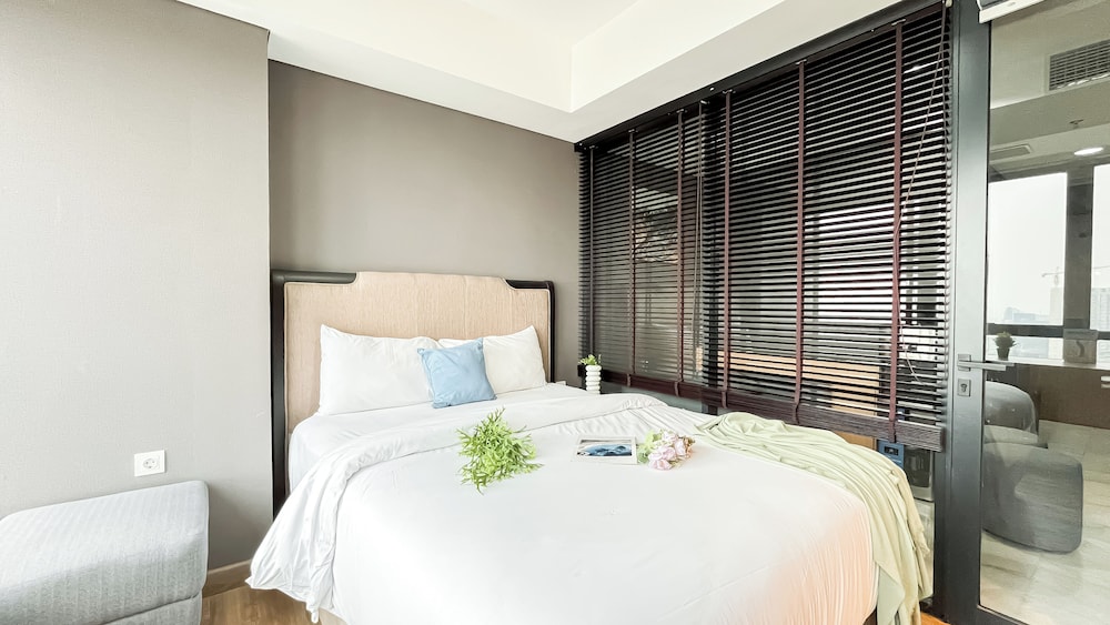 Urban Industrial Touch 1Br Apartment At The Smith Alam Sutera