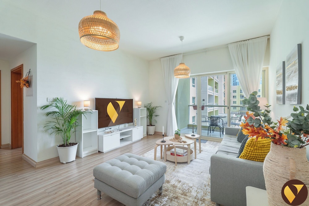 Modern 1 Bedroom Apartment in The Greens