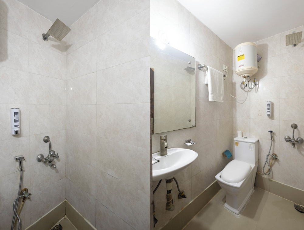 Hotel DSR Krone Delhi