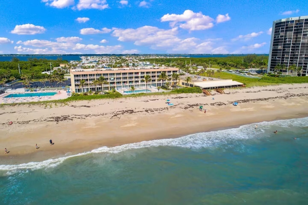 404 On Hutchinson Island