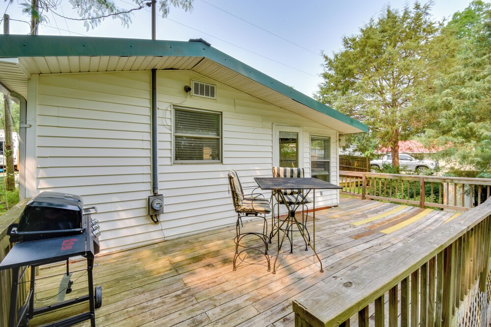 Waterfront Cabin w/ Private Dock on Lake Hartwell!