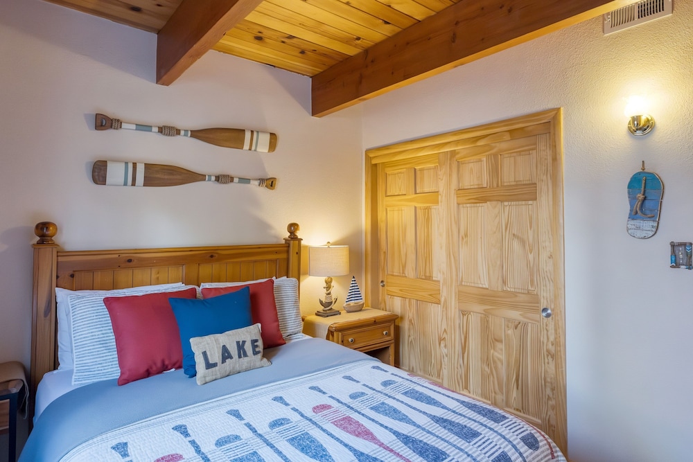 Lakeside in Bearadise by Avantstay Gorgeous Mountain Cabin in Boulder Bay